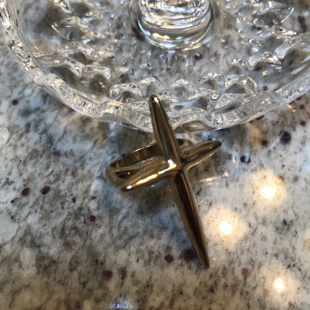 Ring - Picture 5 of 7